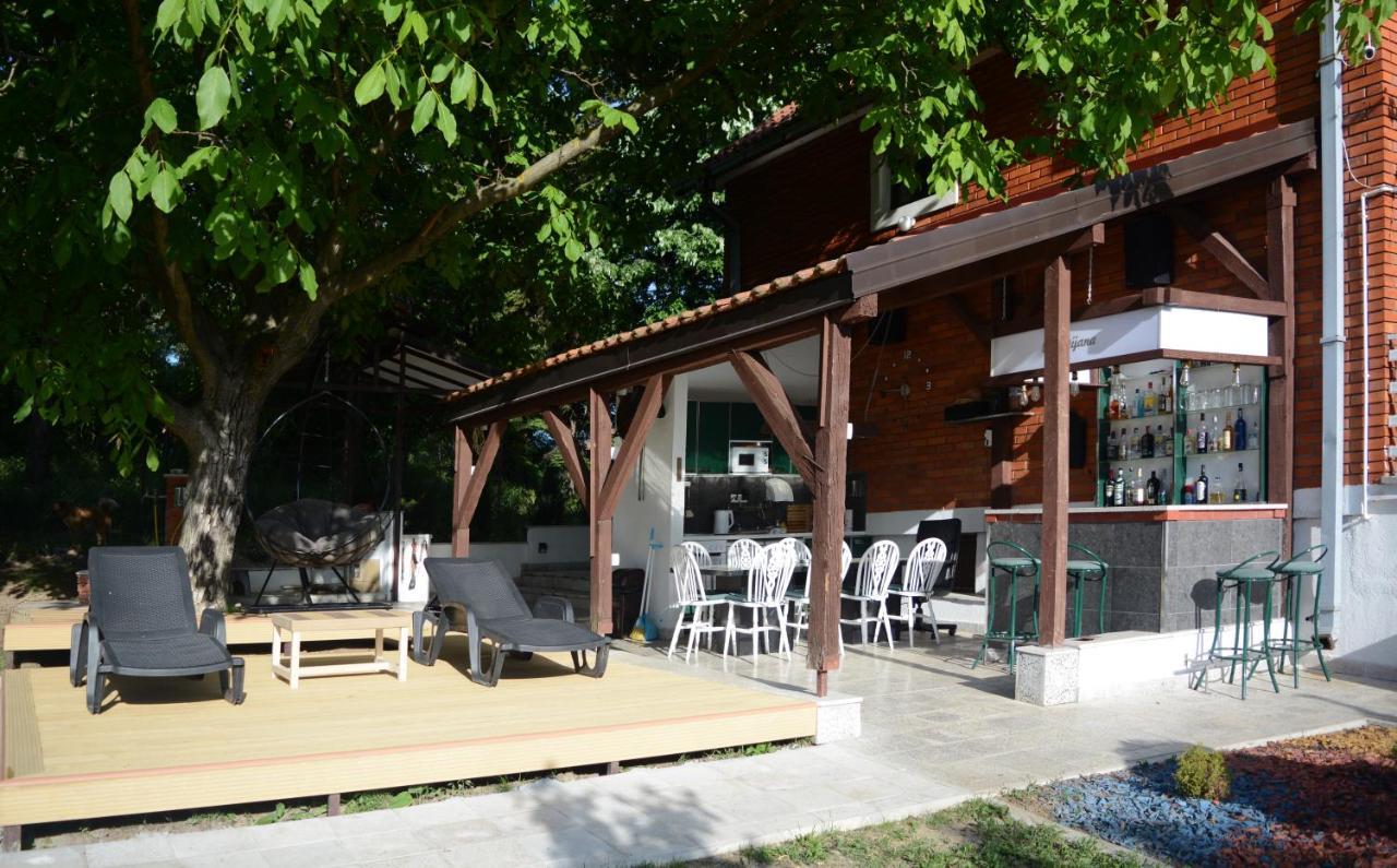 Villa Dijana - Pool, Spa, Outdoor Kitchen Belgrád Kültér fotó